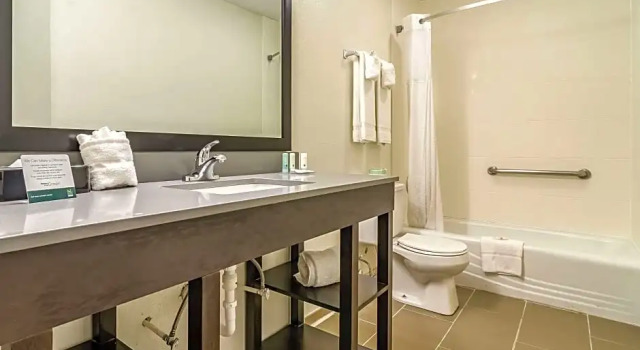 Люкс Quality Inn & Suites Creedmoor - Butner