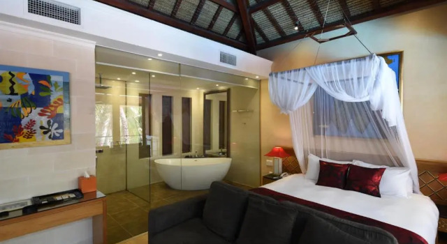 Люкс с видом на бассейн Sunsea Resort