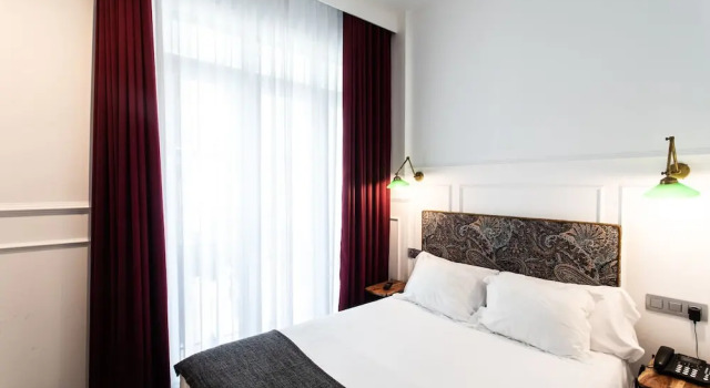 Номер Economy с балконом Hotel Trueba