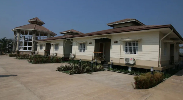 Golden Princess Hotel, Prenota Hotel Pathein Ayeyarwaddy Region