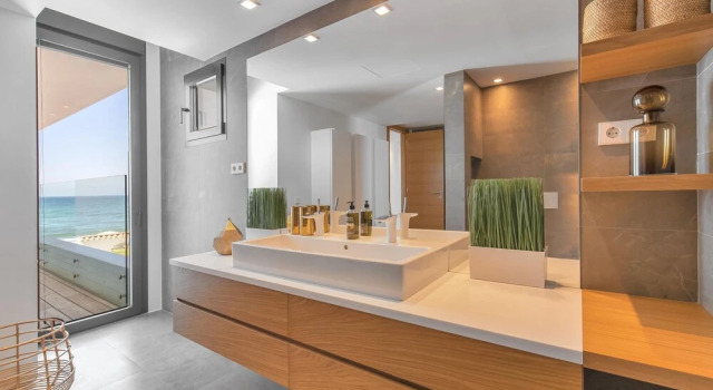 Villa first line beach, 6 bedrooms, private pool, Costabella, Marbella, Забронировать Вилла Коттеджи Марбелья, Коттедж