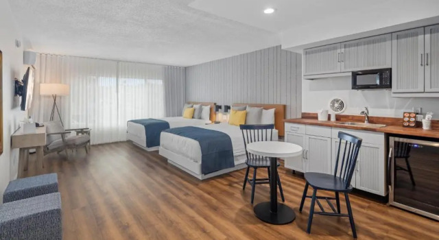 Четырёхместный номер Superior Sea Harbor Hotel - San Diego