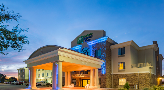 Holiday Inn Express & Suites Clovis, Book Hotel Clovis New Mexico