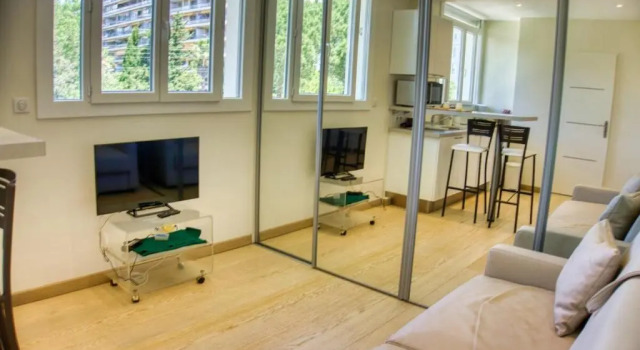 Cannes charming studio 50 meters from the beach !!