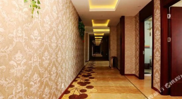 Super 8 Hotel Select (Chuzhou Dongpo West Road Langyashan Subway Station Branch), Varaa Hotelli Chuzhou Anhui