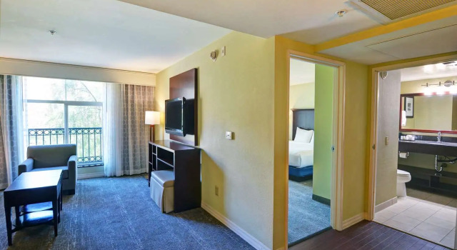Двухместный люкс с 2 комнатами Embassy Suites Valencia