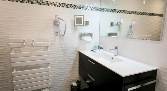 Трёхместный номер Standard Mercure Mont Saint Michel