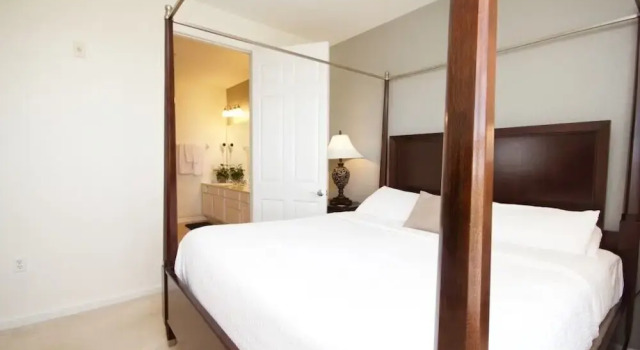 Vista Cay Resort Next To Convention Center 3 Bedroom Condo by RedAwning