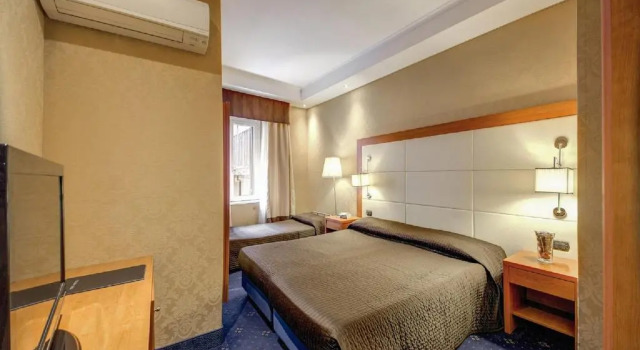Трёхместный номер Standard 939 Hotel