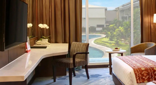Двухместный номер Standard с видом на бассейн Swiss-Belhotel Borneo Banjarmasin