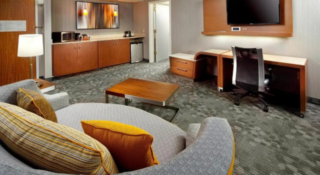 Номер Premium Courtyard by Marriott State College