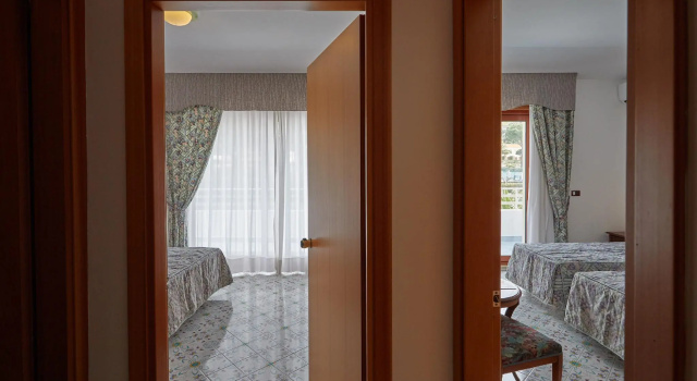 Четырёхместный номер Standard Hotel La Castellana
