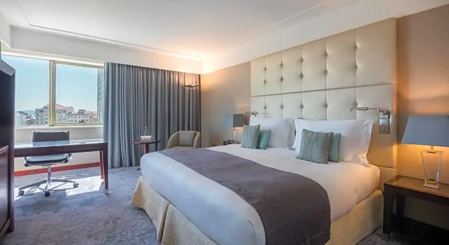 Номер Classic InterContinental Lisbon by IHG