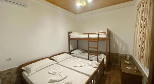 Piccolo Grande Amore, Prenota Hotel Hotel a Berat County con parcheggio, Parcheggio