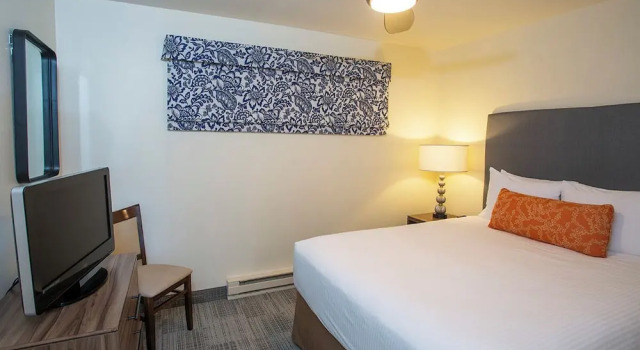 Двухместный люкс Superior c 1 комнатой с видом на озеро Lakeshore Inn