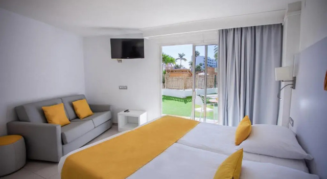 Семейный Suite with Terrace and Private Garden Servatur Waikiki