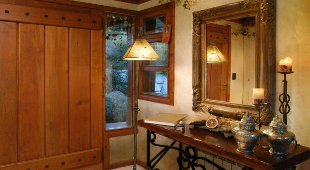 Magnificent Home with Lake Vistas H14