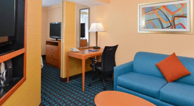 Люкс Fairfield by Marriott Inn & Suites Georgetown Lexington
