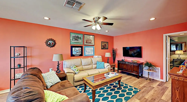 1313 S Magnolia St Home - 3 Br home by RedAwning, Забронировать Дом для отпуска Виллы Рокпорт, Вилла
