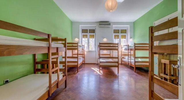 Кровать в общем номере Hostel Colors Of Adriatic - Youth Only