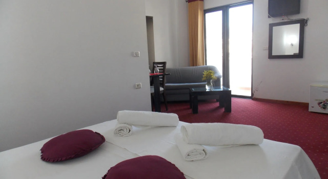 Hotel Strora