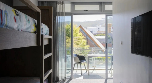 Четырёхместный люкс c 1 комнатой с видом на парк The Capital 15 on Orange Hotel & Spa