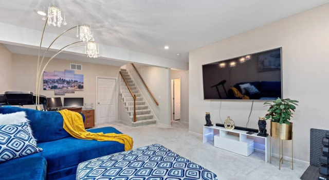 Номер Standard Beautiful Townhome 11 Minutes To Downtown 3 Bedroom Townhouse