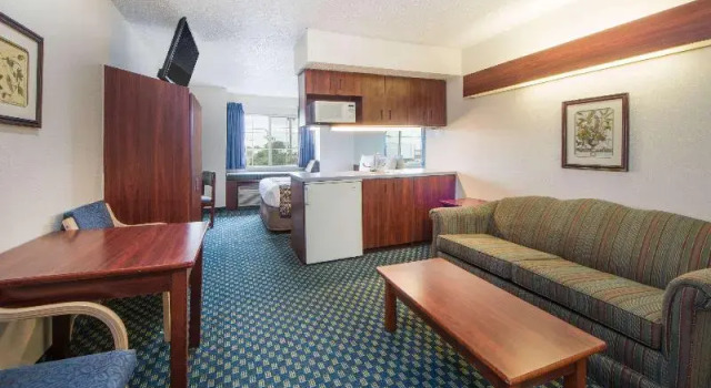 Номер Standard Microtel Inn & Suites by Wyndham Tulsa/Rt 66 Near Casino
