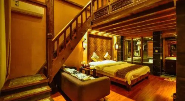 New Longmen Homestay, Забронировать Отель Лицзян Юньнань, рядом с Улица Сквер-стрит Древнего города Даянь