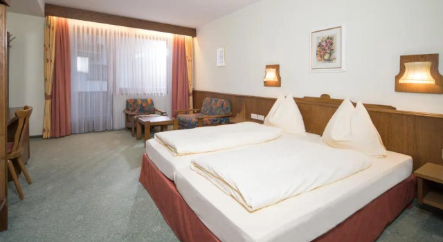Номер Classic Sporthotel Sonnenuhr