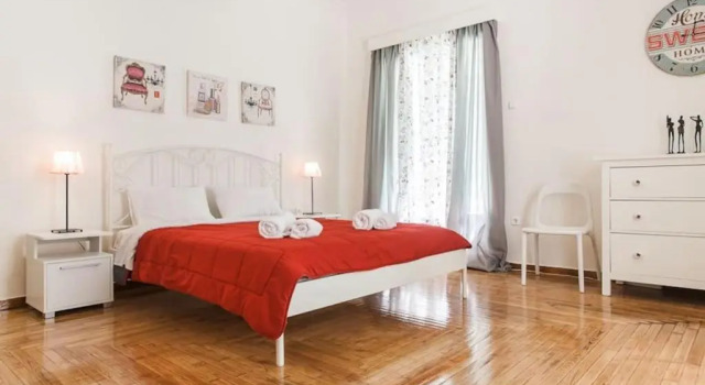 Amazing 3BDR Apt with Unique Roof Garden in Plaka, Забронировать Отель Неос-Космос Афины, рядом с Холм Филопаппос