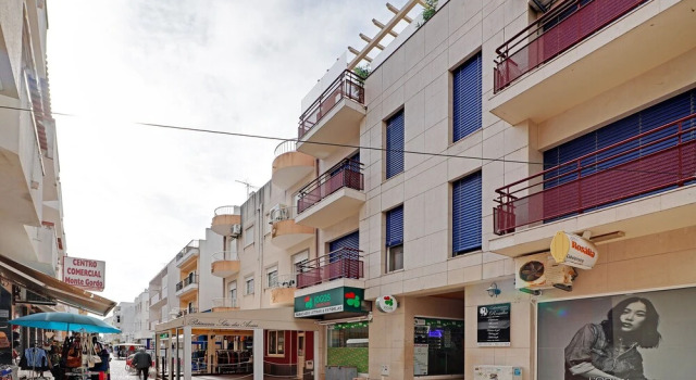 Monte Gordo Downtown by Homing, Забронировать Отель Отели Монте-Горду с парковкой, рядом с Пляж Monte Gordo, Парковка