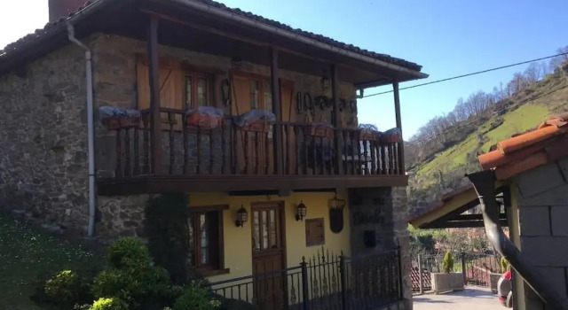 Ca Mi Güela, Prenota Hotel Lugones Asturie