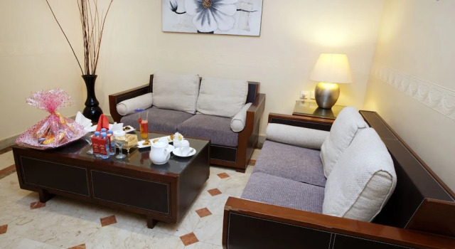 Полулюкс с 2 комнатами с видом на город Al Azhar Hotel Jeddah