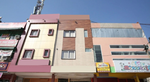 OYO 9986 Hotel Hashtag, Varaa Hotelli Chandigarh 