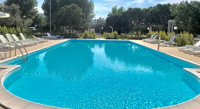 Suite Resort Park Village