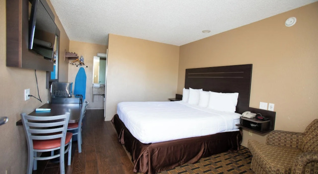 Двухместный номер Standard Budget Inn by 101 Bus from Downtown