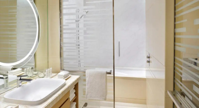 Двухместный номер Club с видом на гавань Crowne Plaza Dubai Marina by IHG