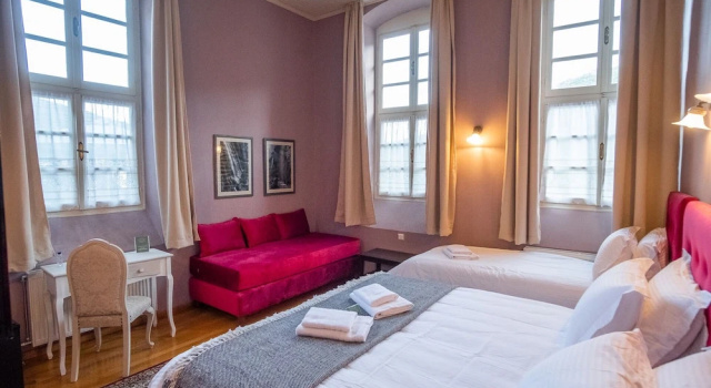 Четырёхместный номер Deluxe The Old School Boutique Hotel