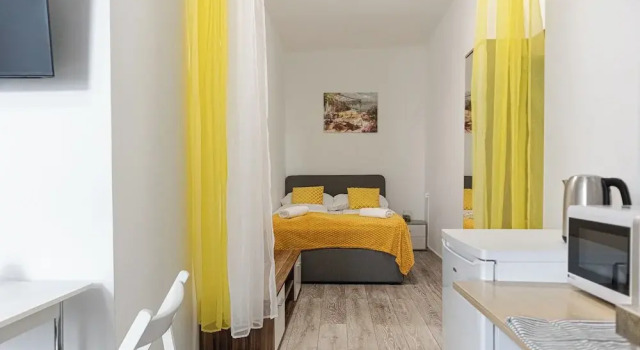 Affordable 3BR Apt near Hauptbahnhof