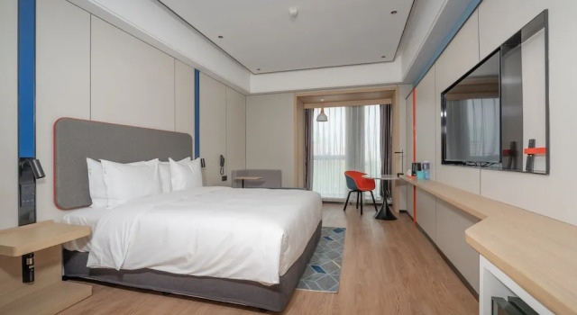 Двухместный номер Standard Holiday Inn Express Qingdao Northern West Coast by IHG