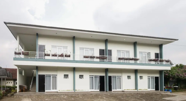 Airy Lembang Villa Istana Bunga Tulip Bandung