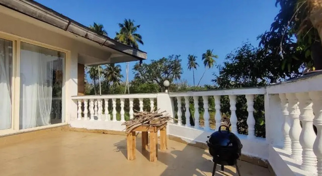 Апартаменты J-House, 4 Apartments with balconies, NO kitchen, Thalassa 1min away