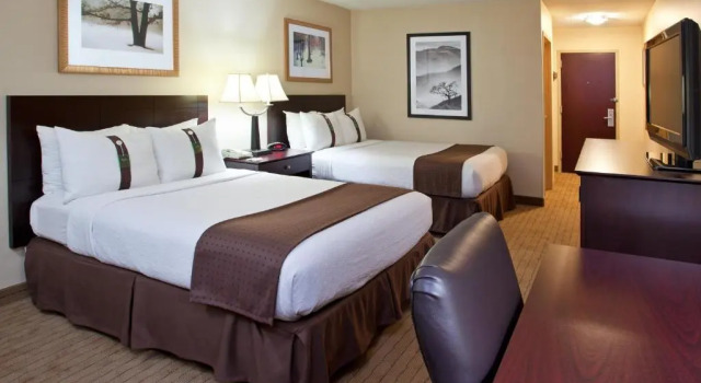 Двухместный номер Executive Holiday Inn Canton (Belden Village) by IHG