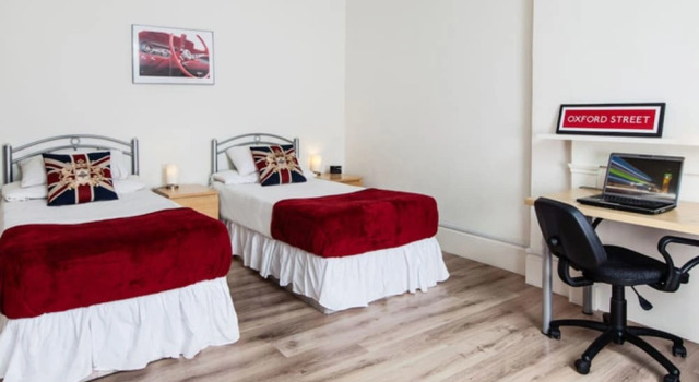 Twin Ensuite Bedroom at Rathbone place, Забронировать Апартаменты/квартира Лондон Большой Лондон, рядом с Музей мультфильмов