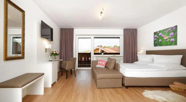Двухместный номер Comfort с балконом и с видом на озеро Hotel ChiemseePanorama
