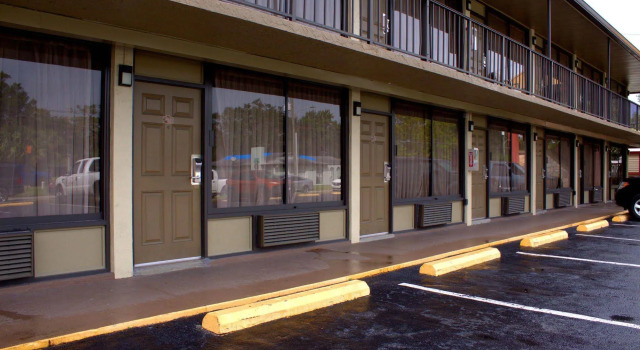 Polynesian Inn