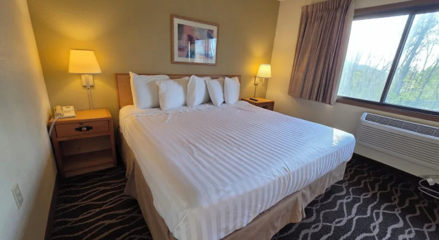 Двухместный люкс с 2 комнатами Boarders Inn & Suites by Cobblestone Hotels - Wautoma