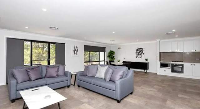 CH Boutique Apartments The Ringers Road, Забронировать Апартаменты/квартира Тамуорт New England NSW, рядом с The Golden Guitar