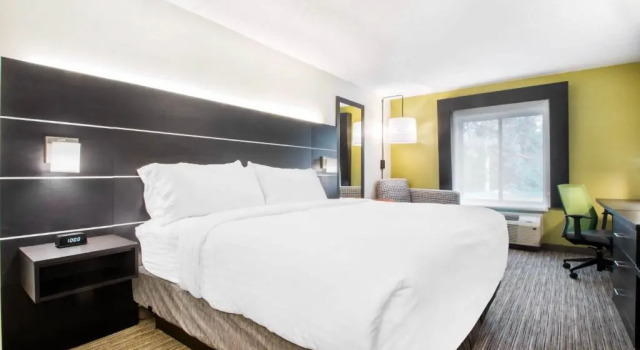 Двухместный номер Standard Holiday Inn Express & Suites - Albany Airport - Wolf Road by IHG